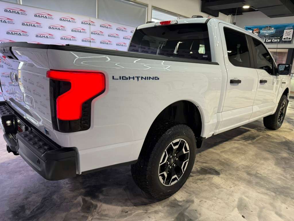 Used 2022 Ford F150 Lightning Pro image 9