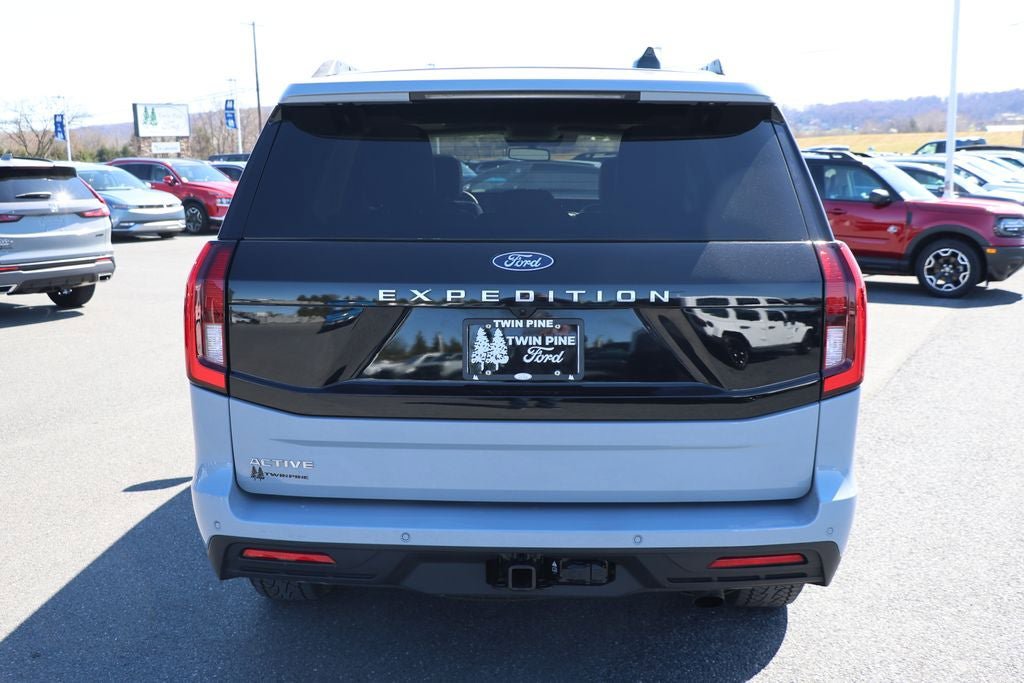 Used 2025 Ford Expedition Active image 7