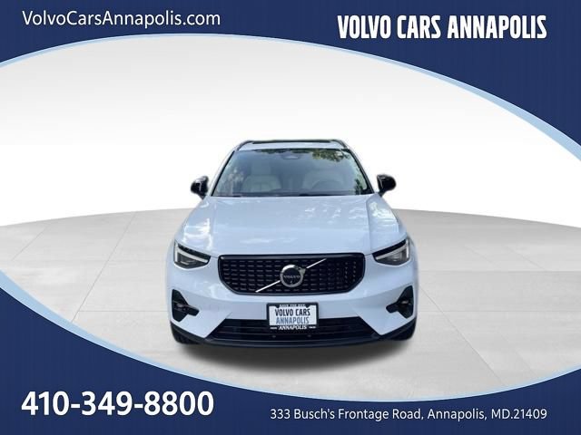 Certified 2024 Volvo XC40 B5 Ultimate w/ Protection Package Premier AWD/4WD image 3