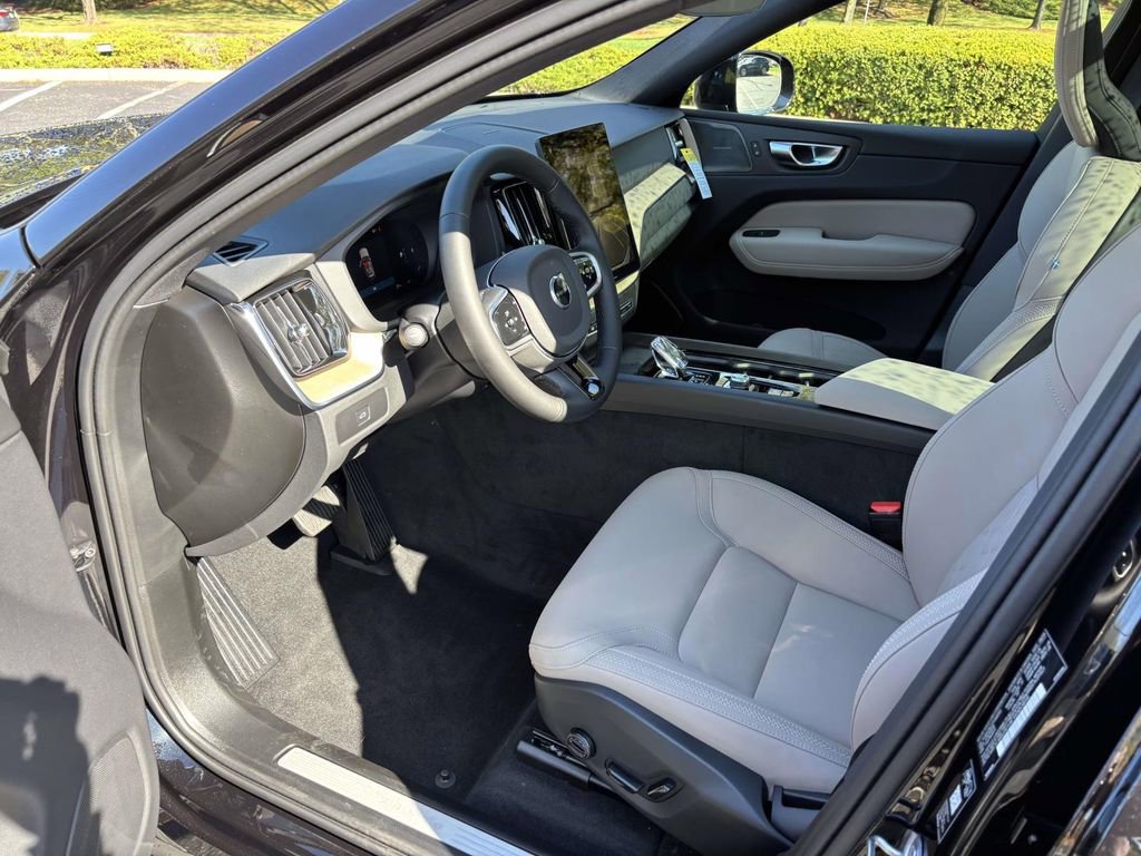 New 2026 Volvo XC60 B5 Plus w/ Protection Package Premier image 23