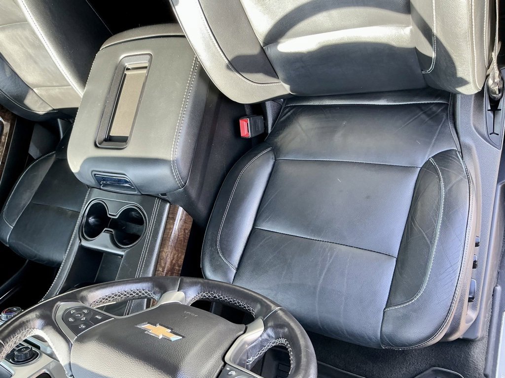 Used 2020 Chevrolet Suburban LT w/ Luxury Package image 38