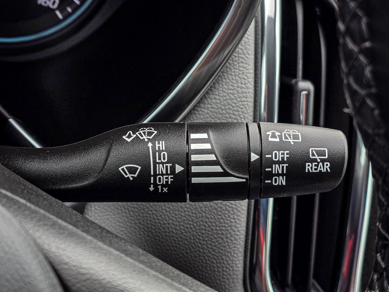 Certified 2024 Chevrolet Equinox LT image 24