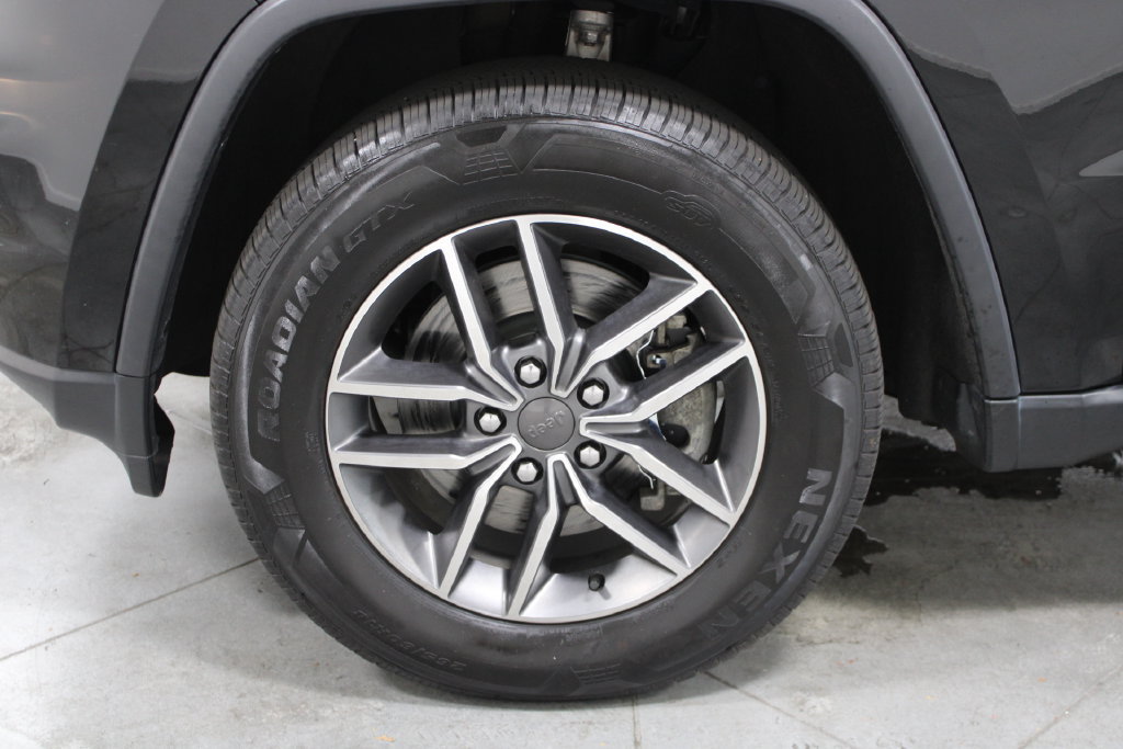 Used 2021 Jeep Grand Cherokee Limited AWD/4WD image 60