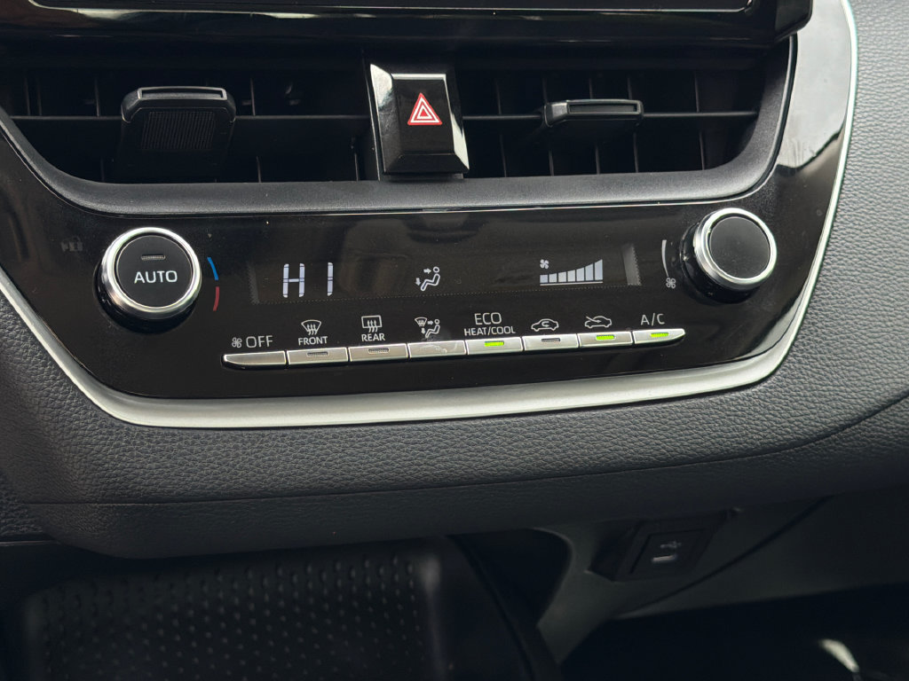 Used 2025 Toyota Corolla LE FWD image 29