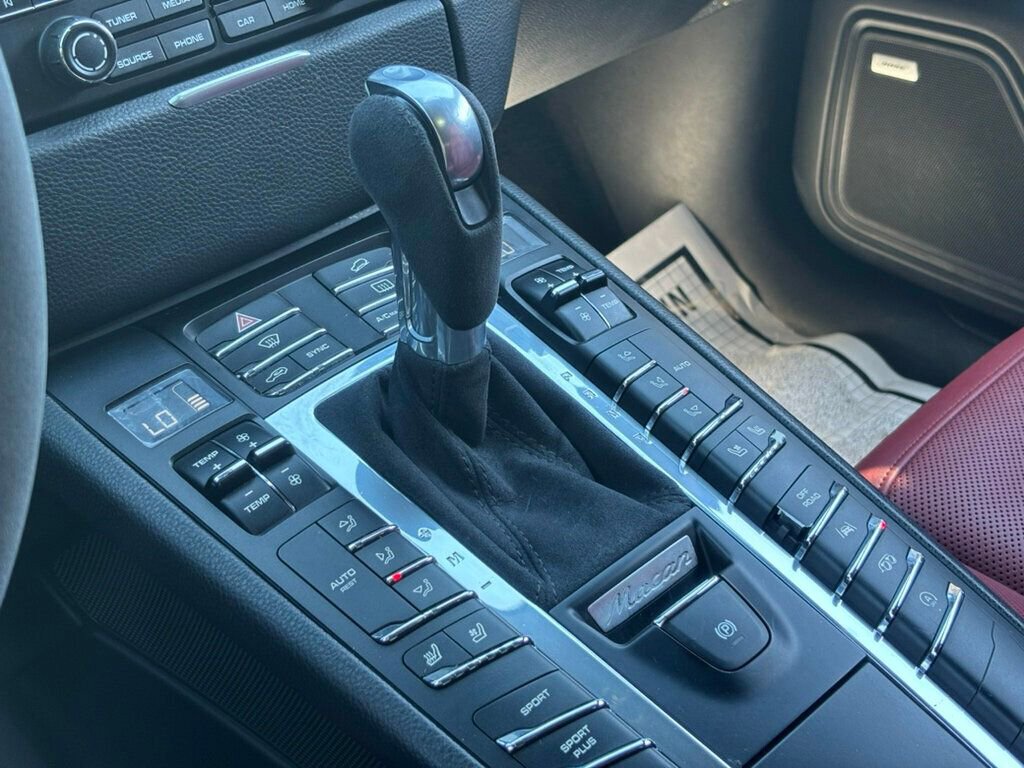 Used 2018 Porsche Macan GTS image 32