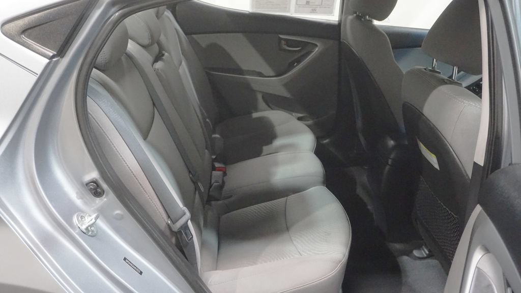 Used 2016 Hyundai Elantra SE FWD image 13