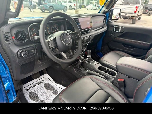 Used 2025 Jeep Gladiator Rubicon w/ Dual Top Group AWD/4WD image 21