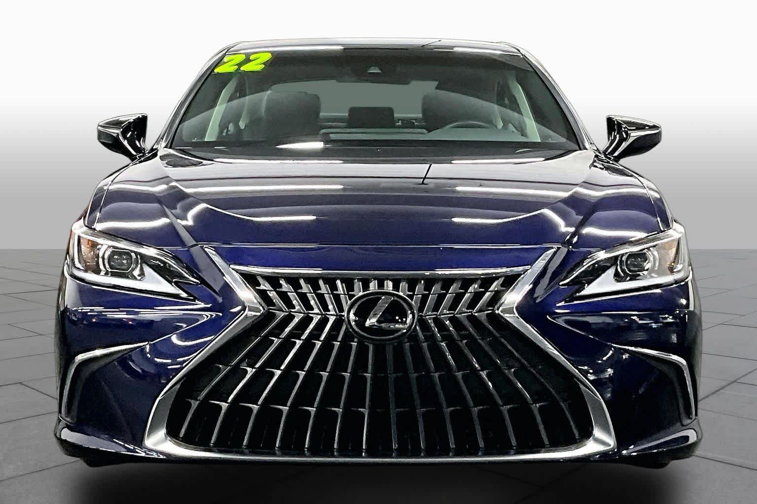 Used 2022 Lexus ES 350 w/ Premium Package FWD image 4