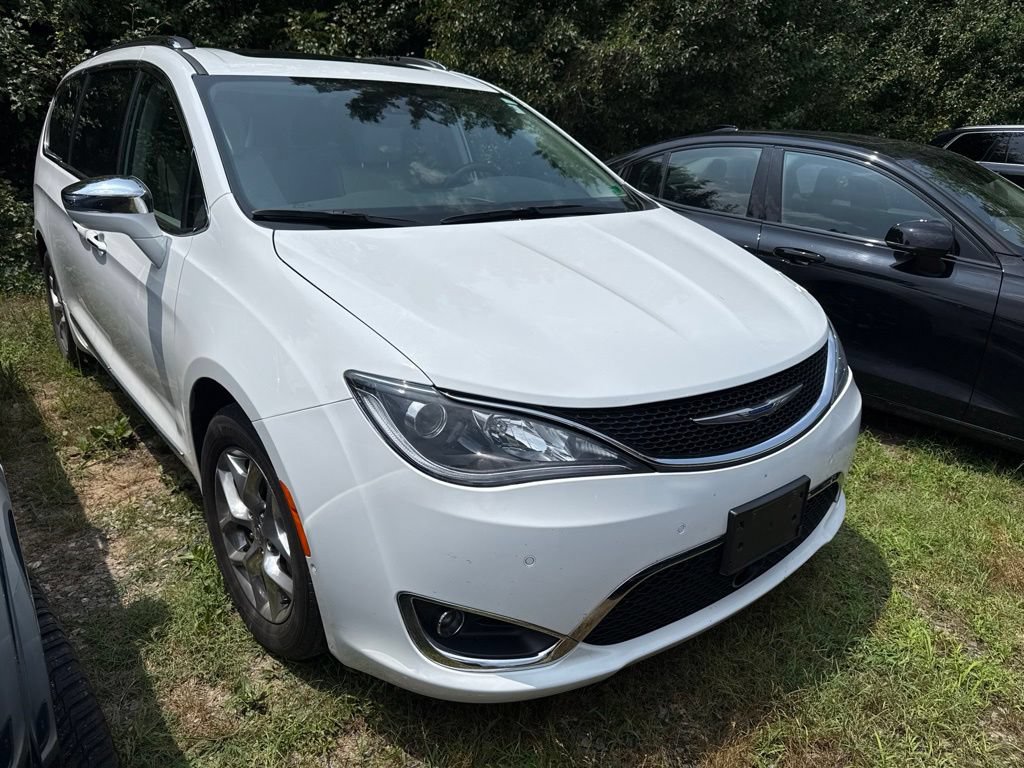 Used 2018 Chrysler Pacifica Limited w/ Advanced Safetytec Group