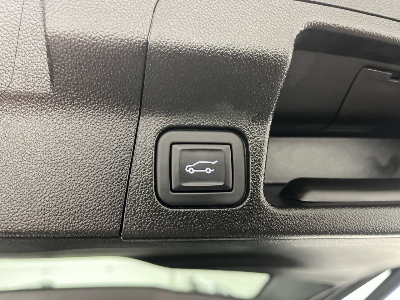 Certified 2023 GMC Acadia SLE w/ Driver Convenience Package AWD/4WD image 32