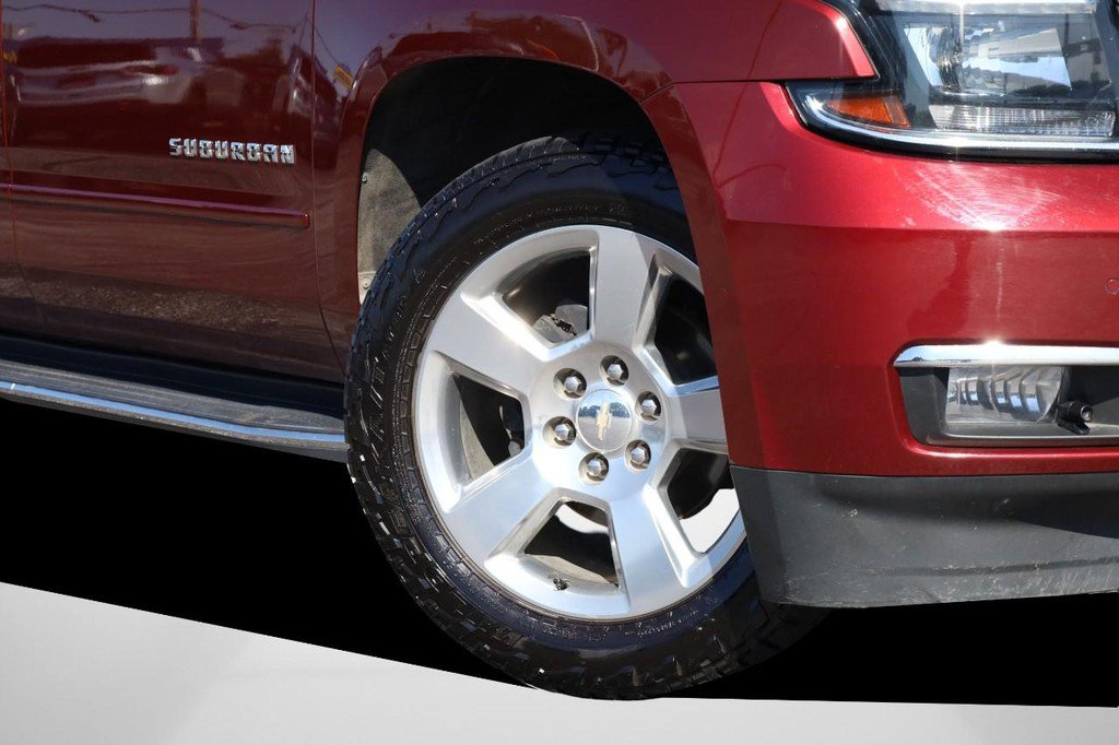 Used 2020 Chevrolet Suburban Premier AWD/4WD image 3