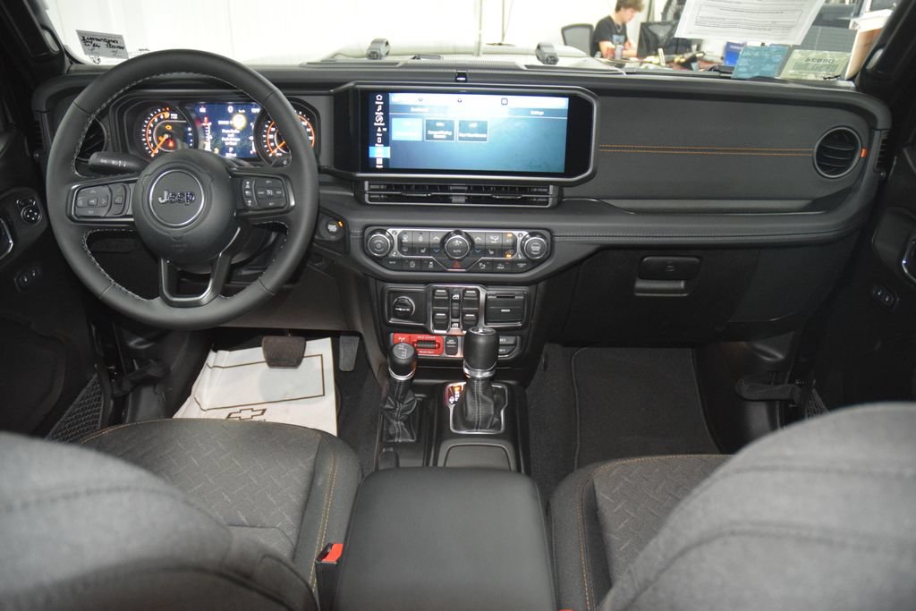 Used 2026 Jeep Gladiator Mojave w/ Safety Group AWD/4WD image 32