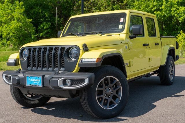 Used 2023 Jeep Gladiator Overland w/ Popular Equipment Package