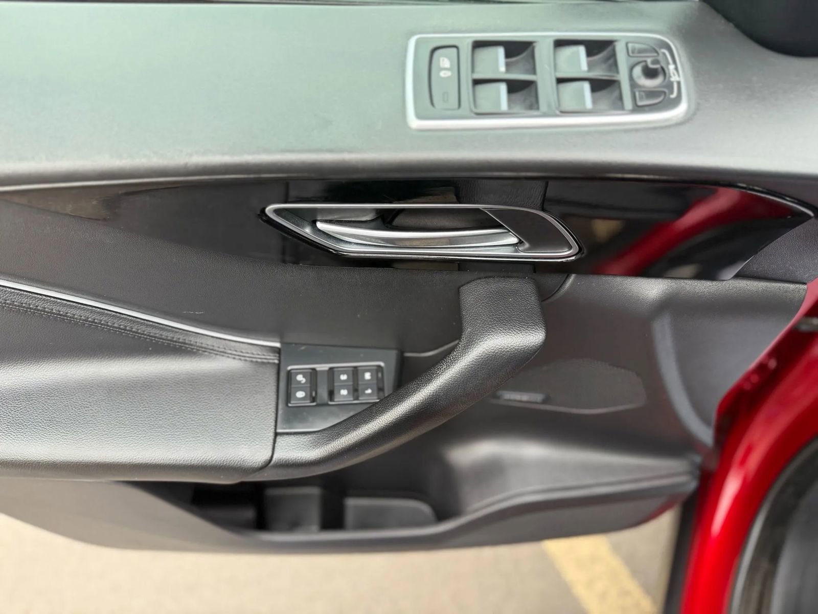 Used 2019 Jaguar F-PACE Premium image 29