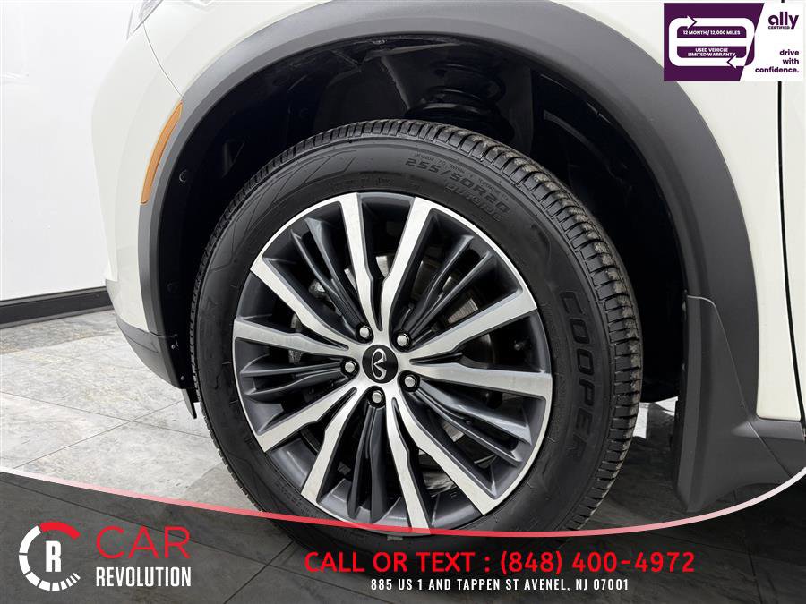 Used 2023 INFINITI QX60 Sensory w/ Cargo Package image 13