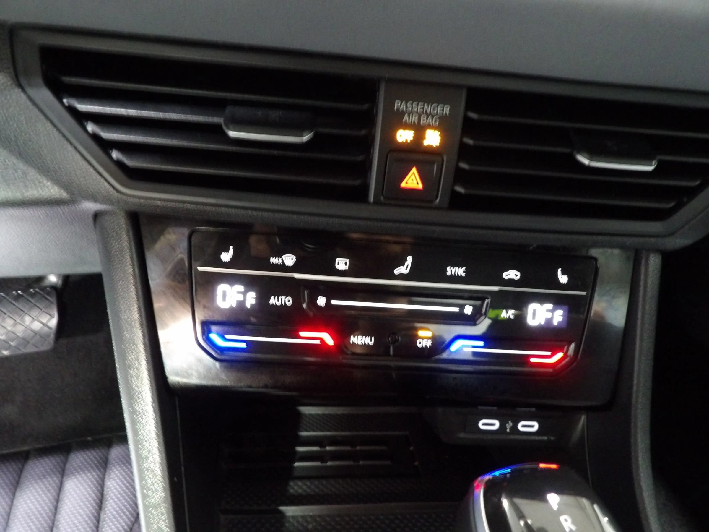 Used 2026 Volkswagen Jetta SE FWD image 20