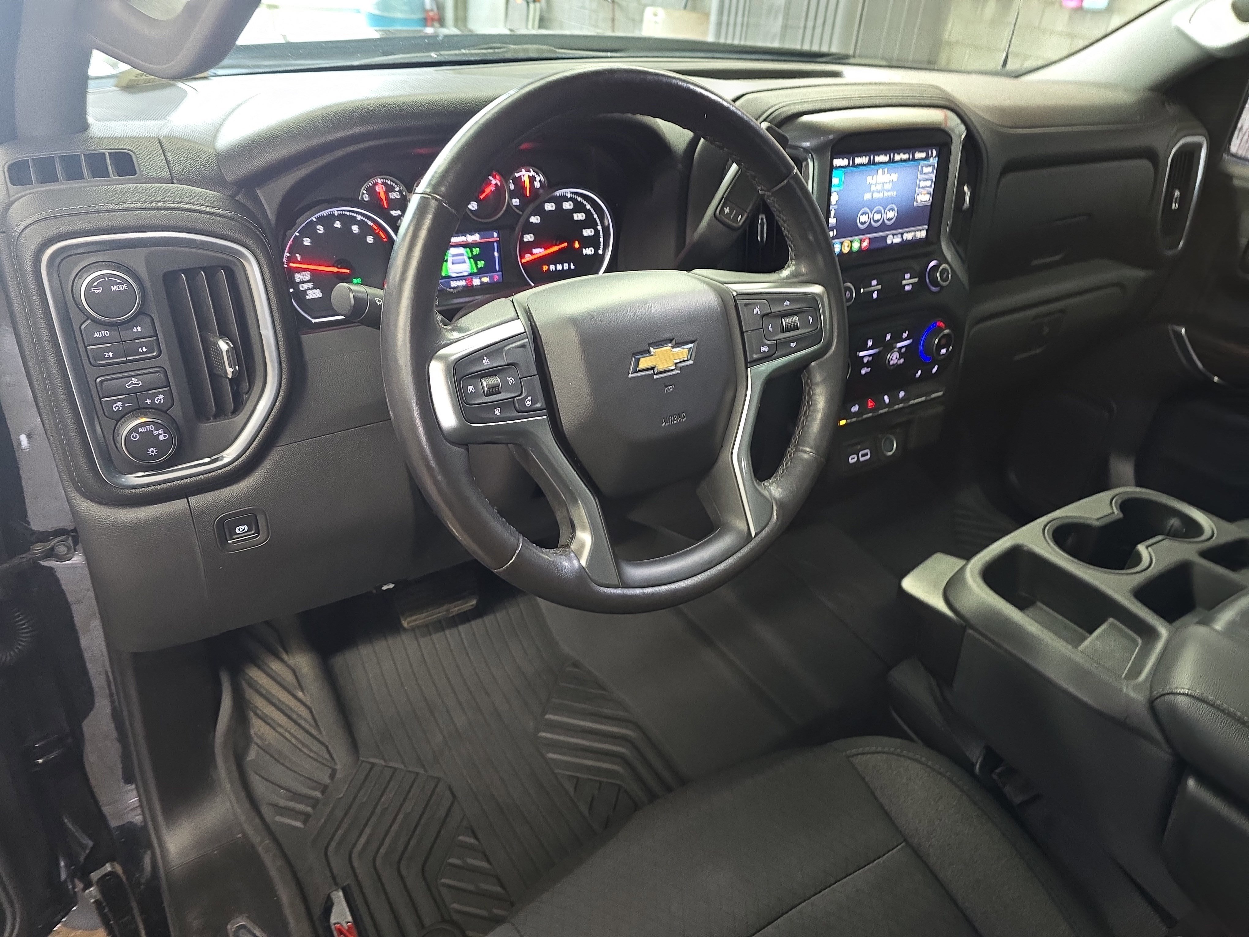 Used 2020 Chevrolet Silverado 1500 LT w/ All-Star Edition AWD/4WD image 15