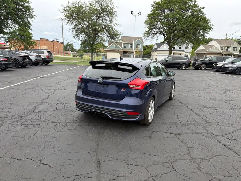 Used 2017 Ford Focus ST w/ Equipment Group 401A FWD image 6