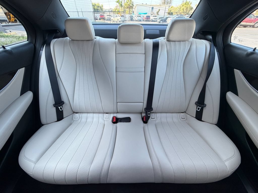 Used 2018 Mercedes-Benz E 300 image 34