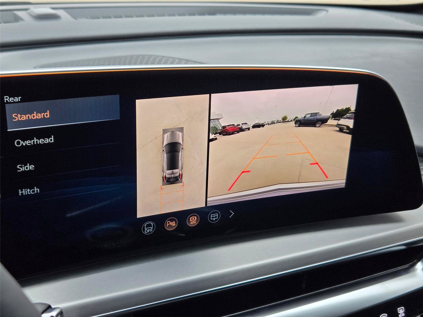 New 2026 Cadillac Lyriq Luxury w/ LPO, Floor Liner Package AWD/4WD image 20
