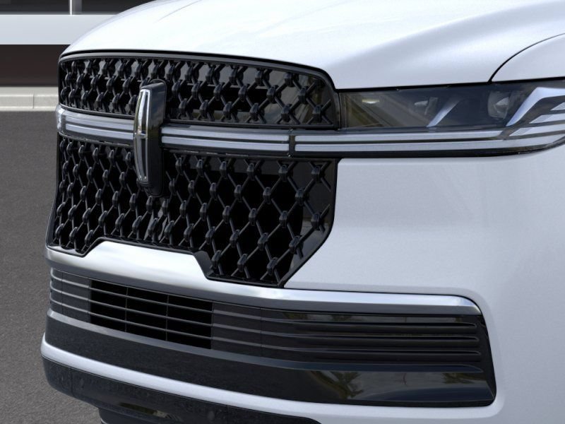 New 2026 Lincoln Navigator Reserve w/ Jet Appearance Package AWD/4WD image 18