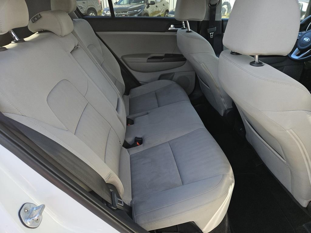 Used 2020 Kia Sportage LX image 31