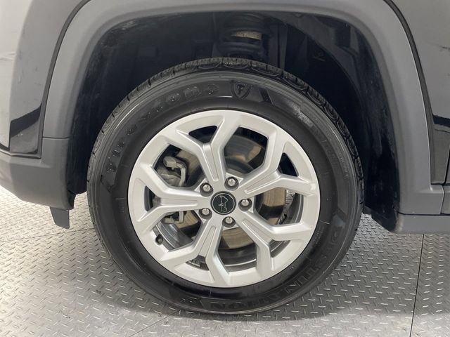 Used 2025 Jeep Compass Latitude AWD/4WD image 10