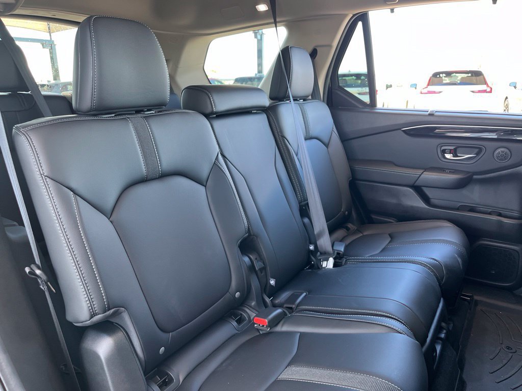Certified 2025 Honda Pilot EX-L image 29
