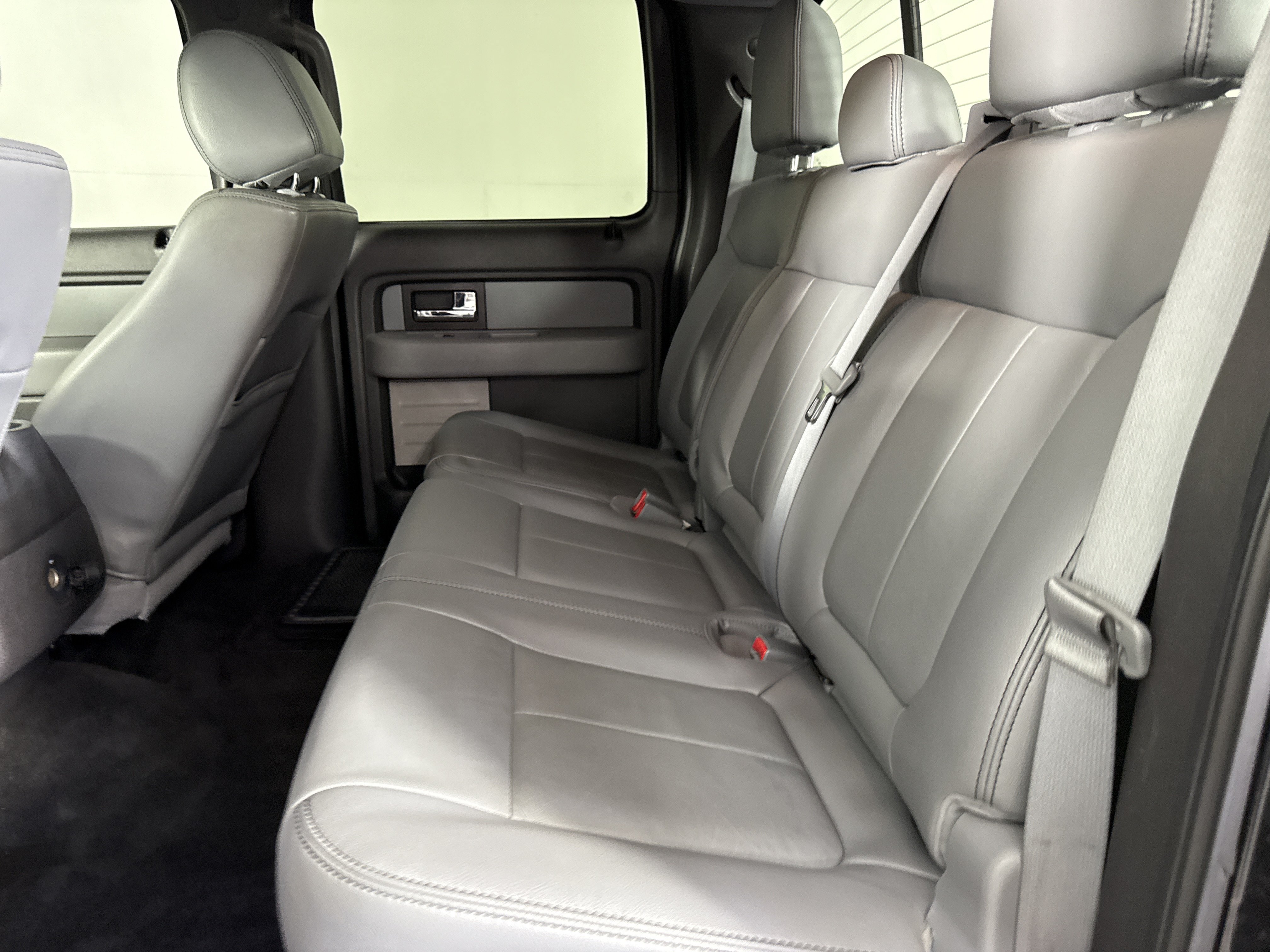 Used 2014 Ford F150 XLT w/ Equipment Group 302A Luxury AWD/4WD image 13