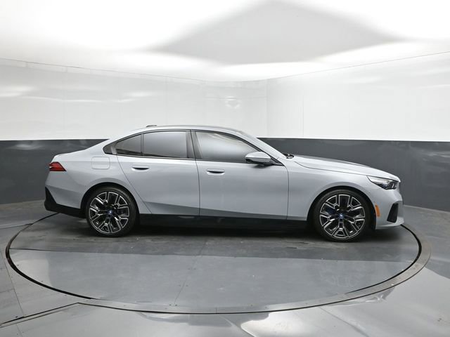 Used 2024 BMW i5 eDrive40i w/ M Sport Package RWD image 15