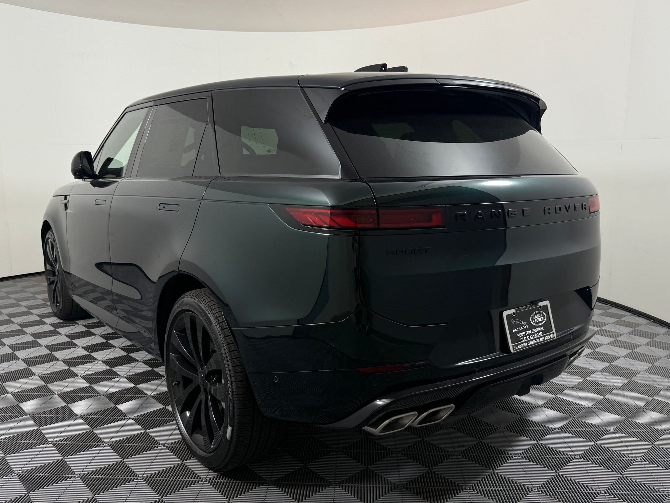 New 2026 Land Rover Range Rover Sport Dynamic SE AWD/4WD image 3