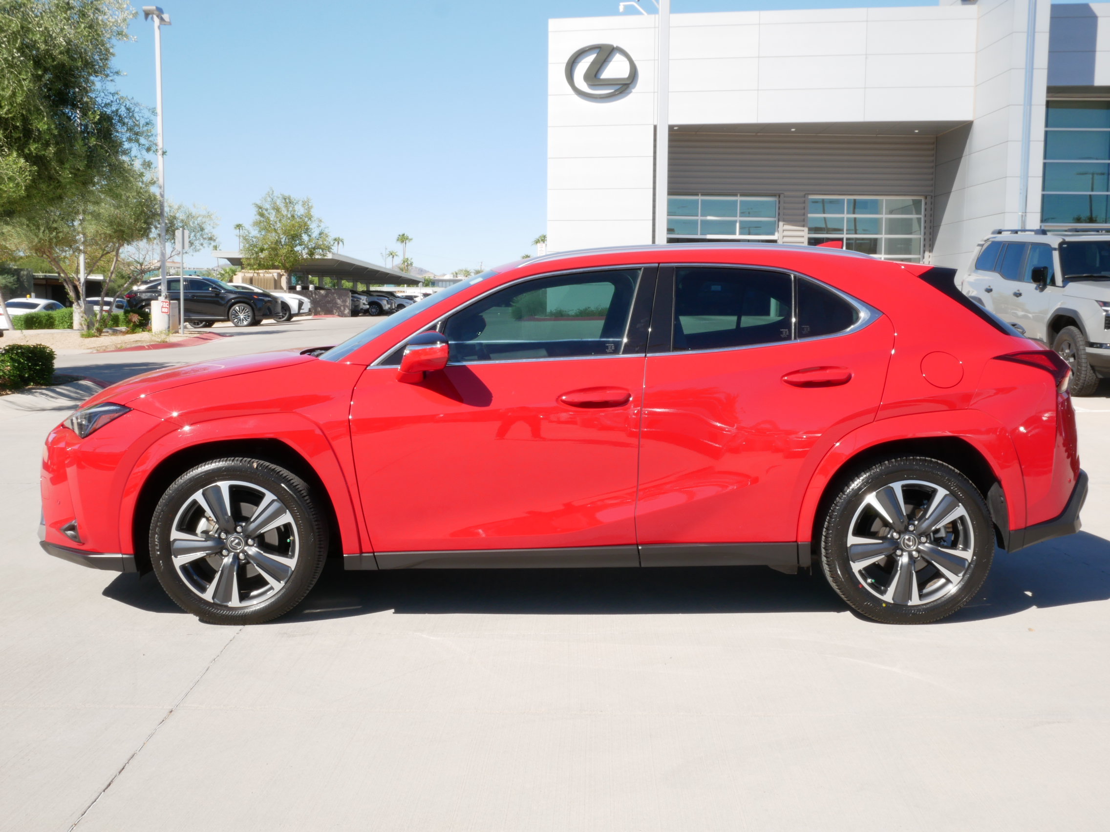 Used 2024 Lexus UX 250h FWD w/ Premium Package image 3