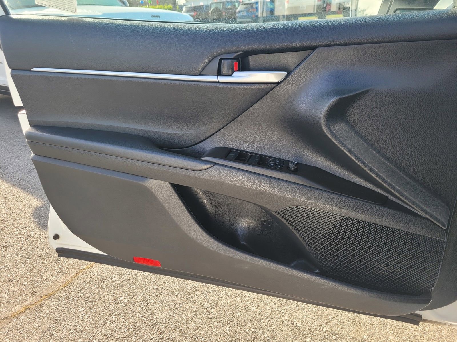 Used 2021 Toyota Camry LE image 28