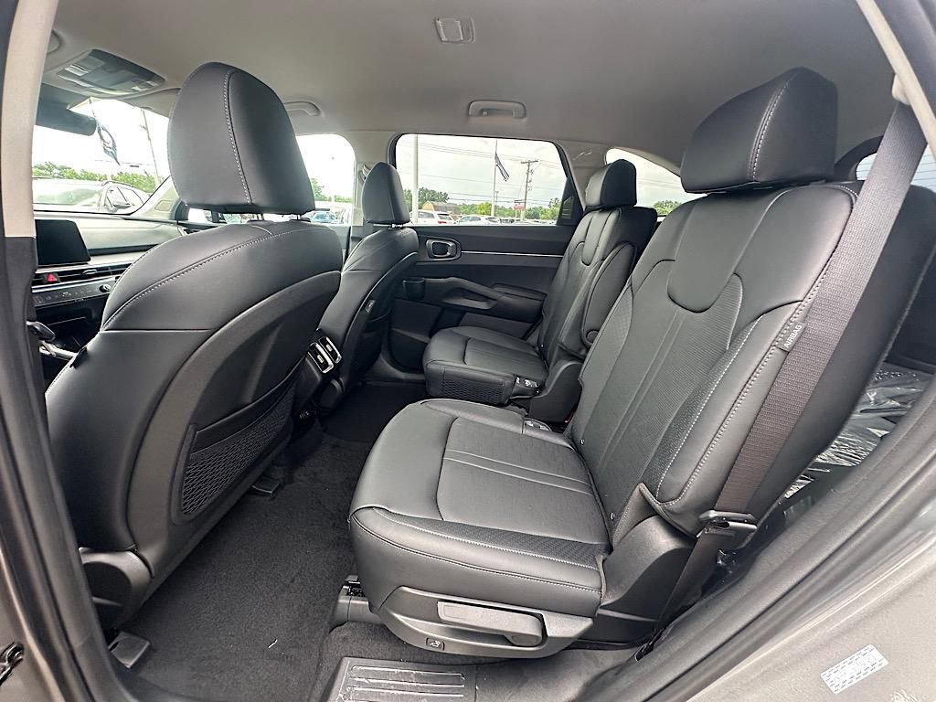 New 2025 Kia Sorento EX image 15