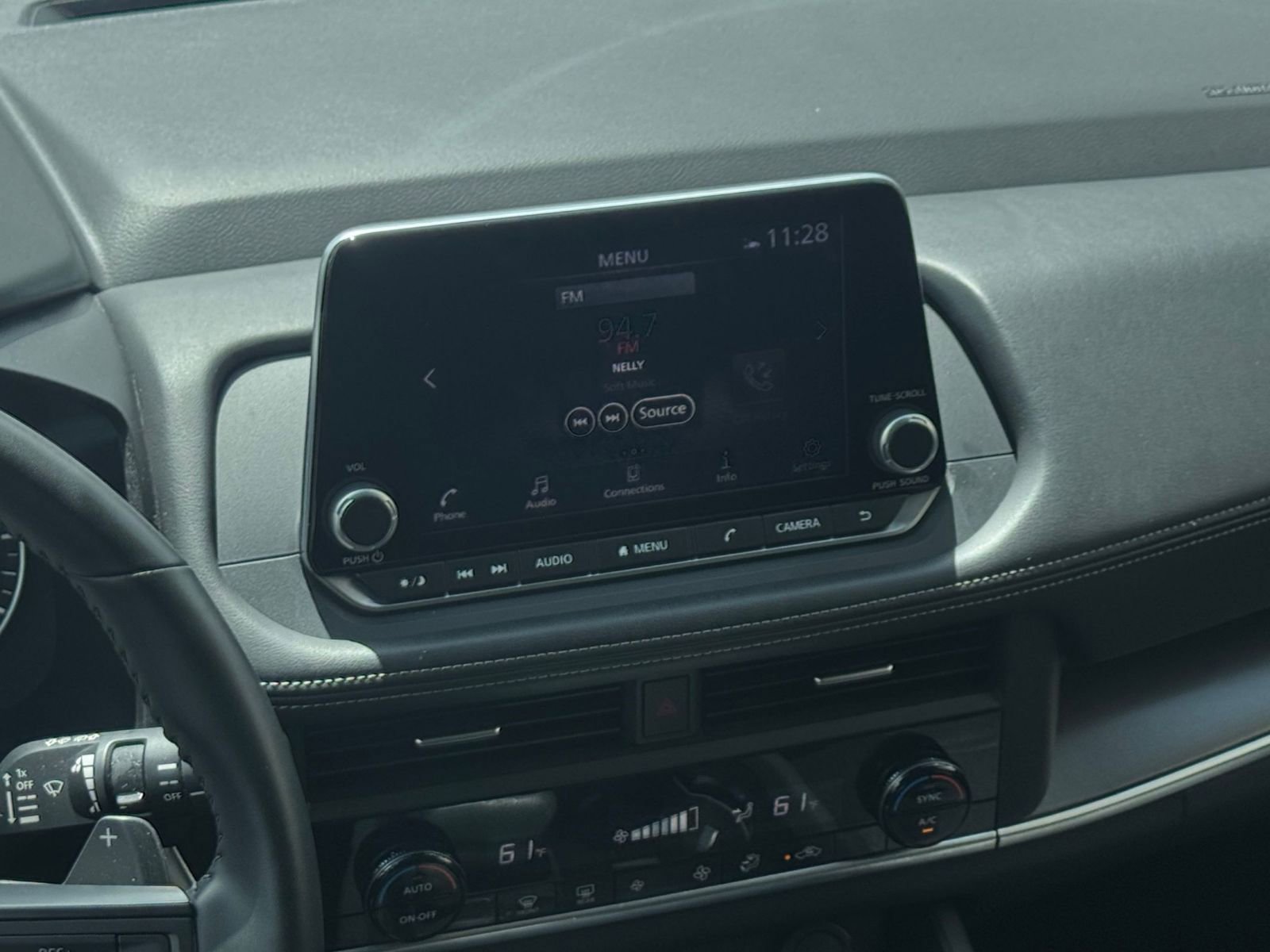 Used 2025 Nissan Rogue SV FWD image 17