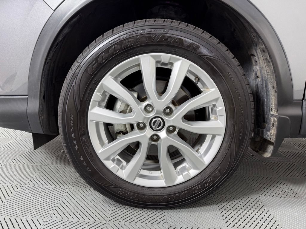 Used 2021 Nissan Rogue Sport SV FWD image 11