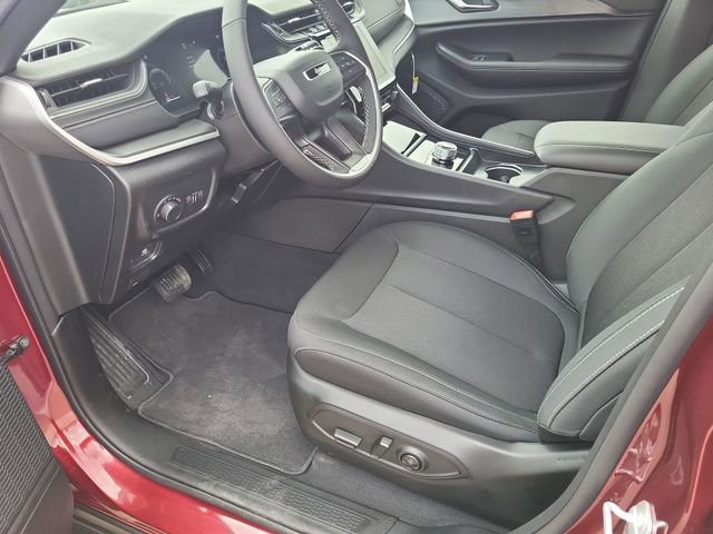 New 2026 Jeep Grand Cherokee L Laredo image 13