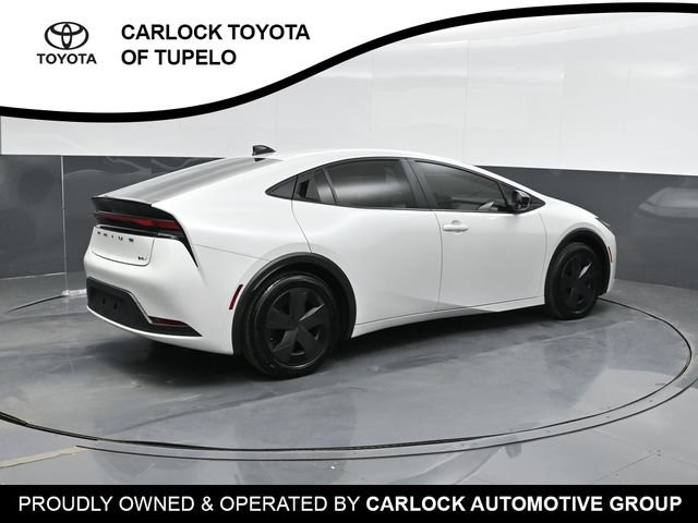 Used 2026 Toyota Prius LE FWD image 3