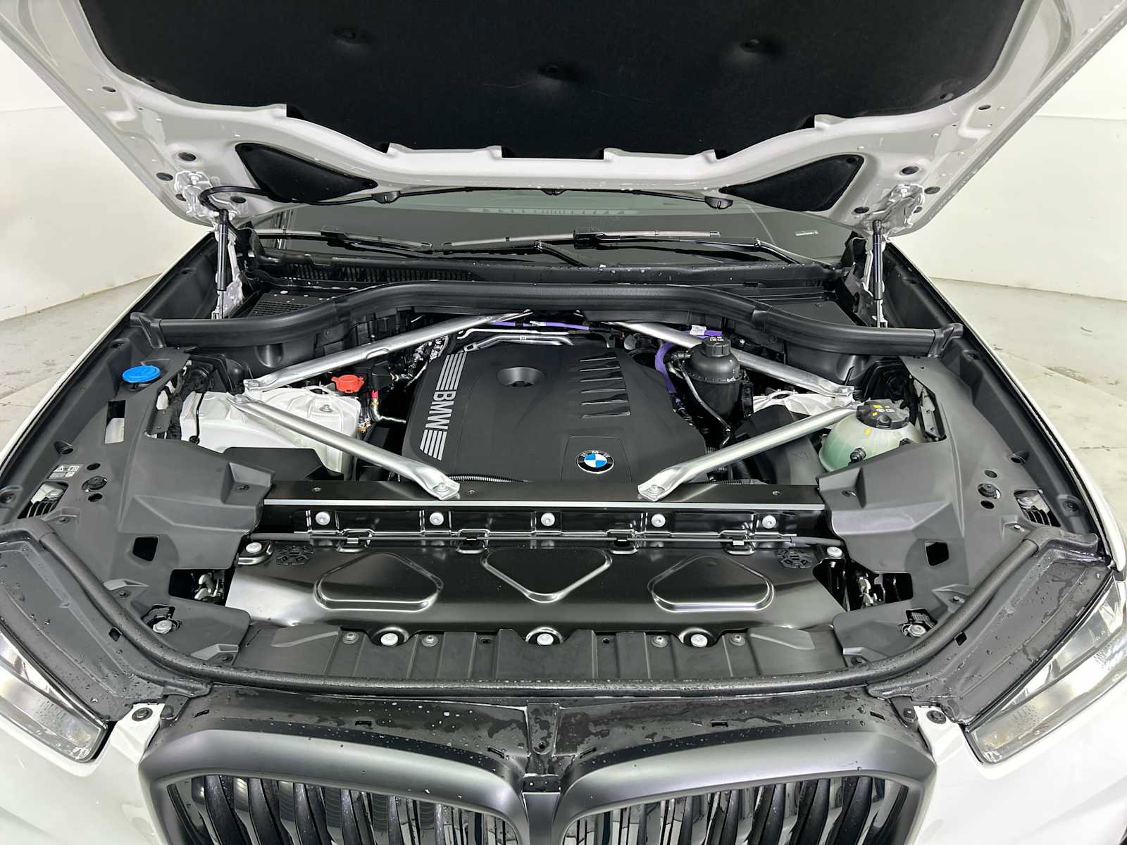 New 2026 BMW X5 xDrive40i w/ M Sport Package image 18