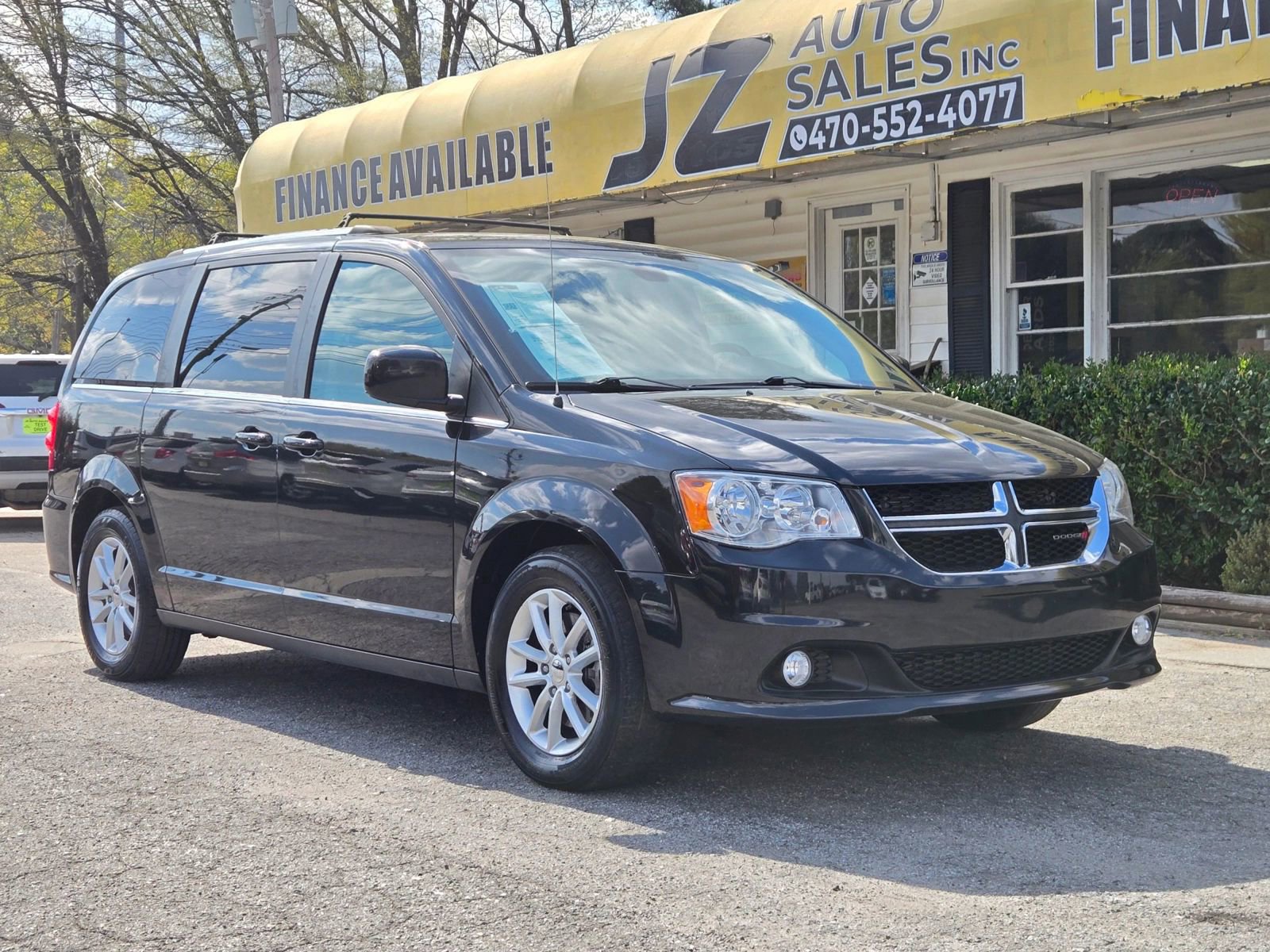 Used 2019 Dodge Grand Caravan SXT image 1
