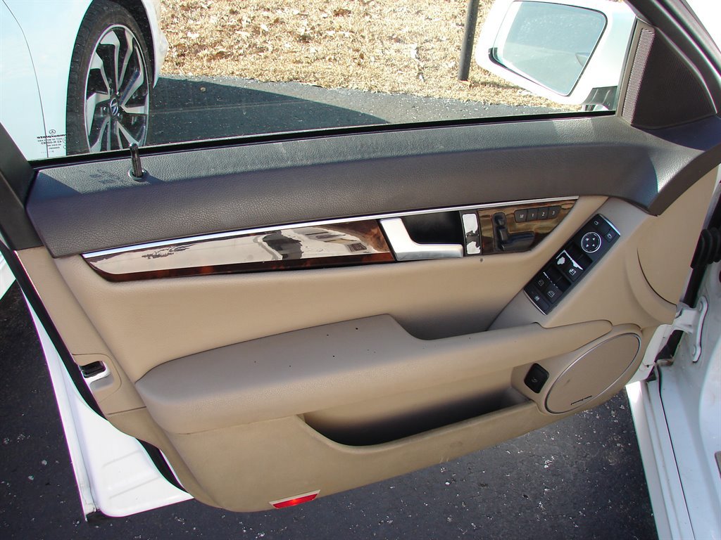 Used 2014 Mercedes-Benz C 250 Sedan image 5