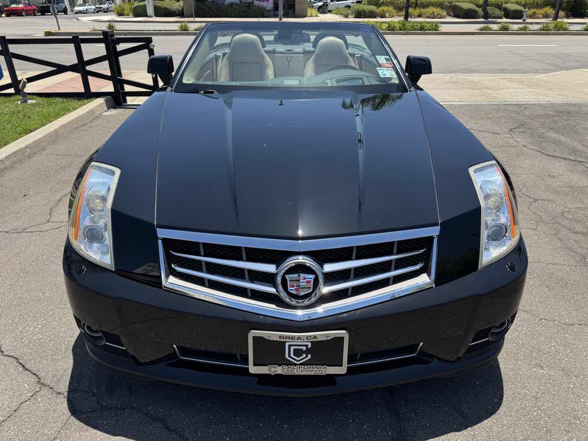 Used 2009 Cadillac XLR RWD image 15