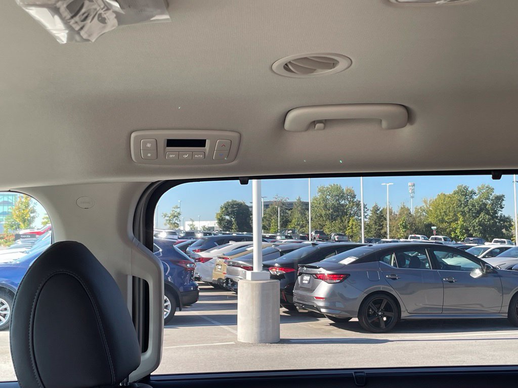 New 2027 Kia Carnival EX FWD image 25