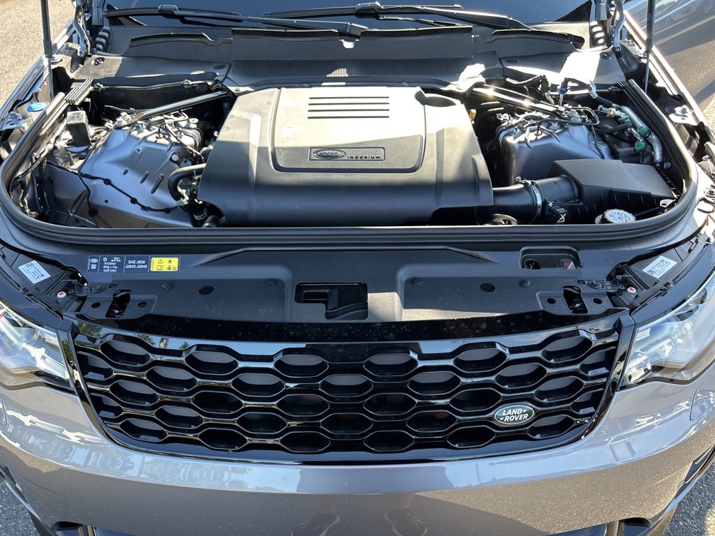 New 2025 Land Rover Discovery Dynamic SE image 29