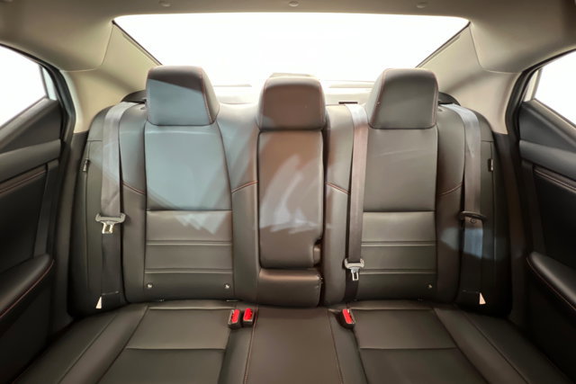 Used 2025 Nissan Sentra SR w/ SR Premium Package image 24
