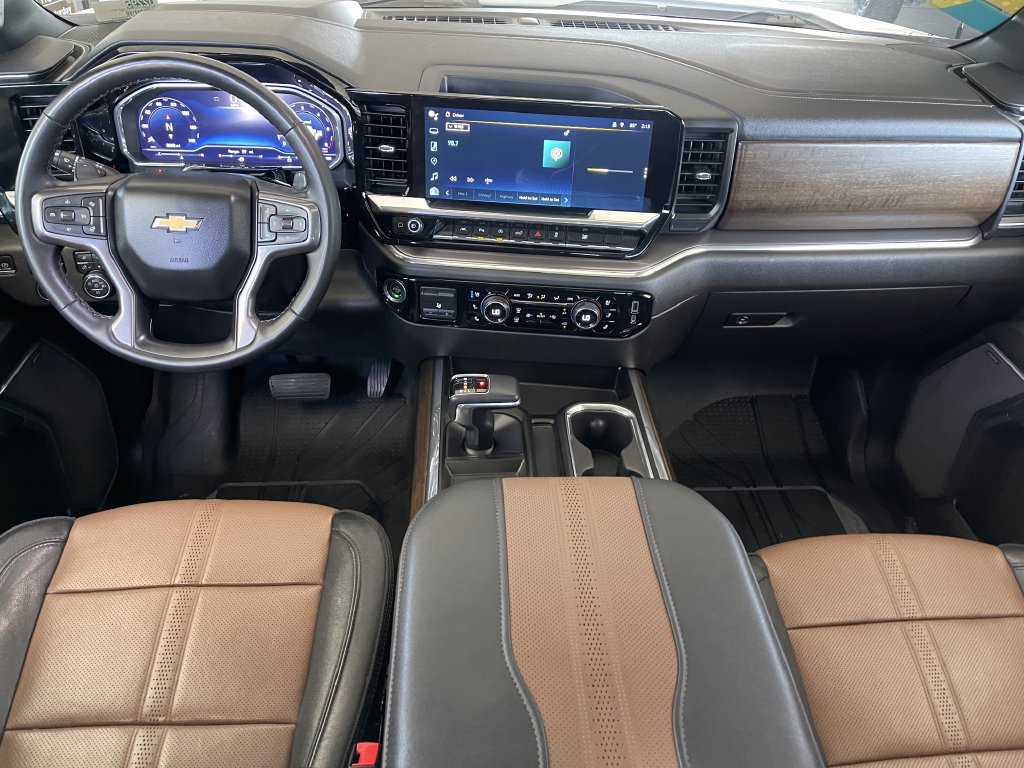Used 2023 Chevrolet Silverado 1500 High Country w/ High Country Premium Package AWD/4WD image 10