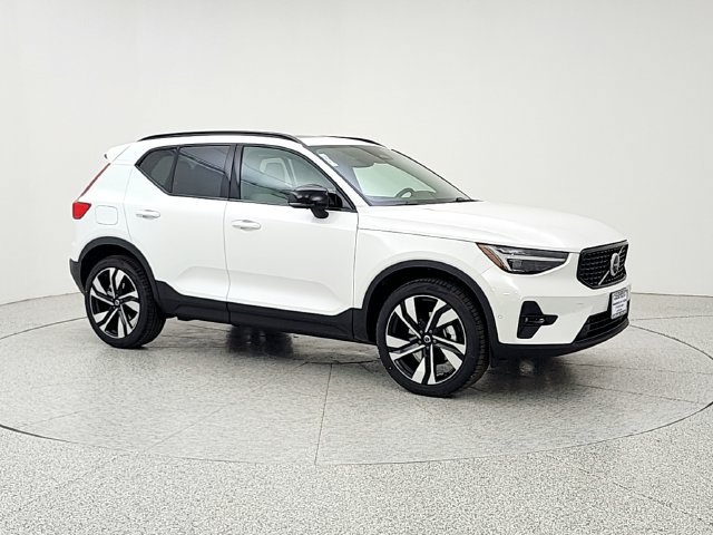 New 2026 Volvo XC40 B5 Ultra w/ Climate Package AWD/4WD image 3