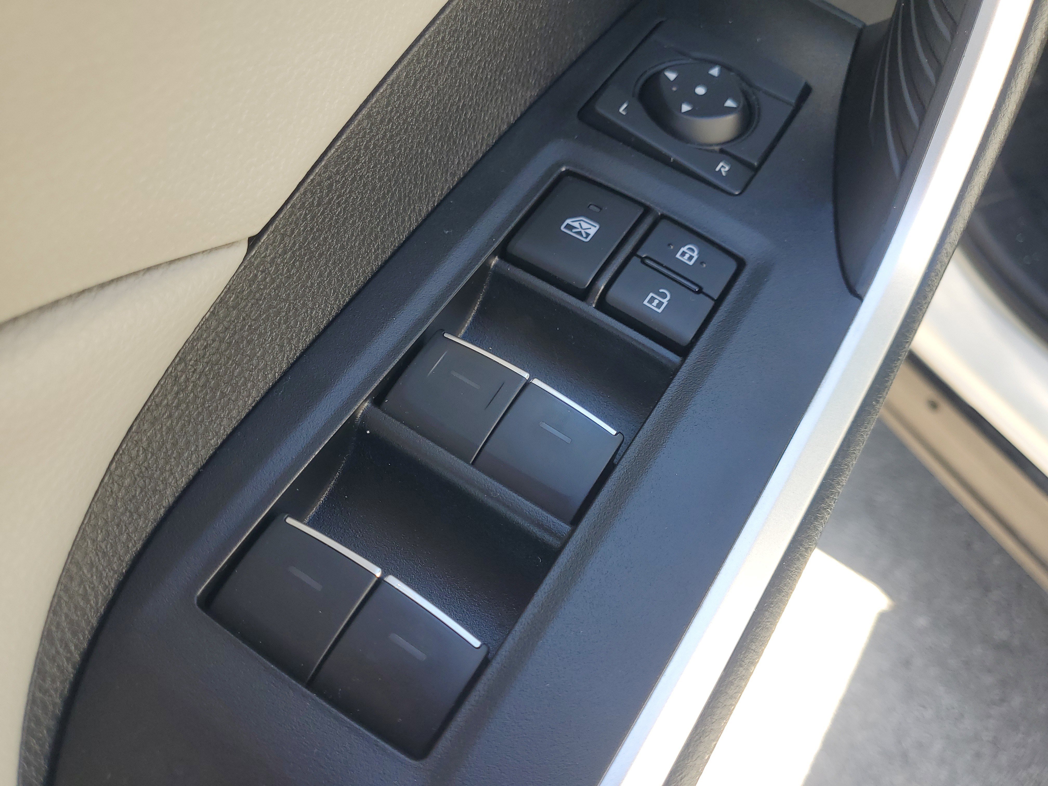 Used 2024 Toyota RAV4 XLE image 12