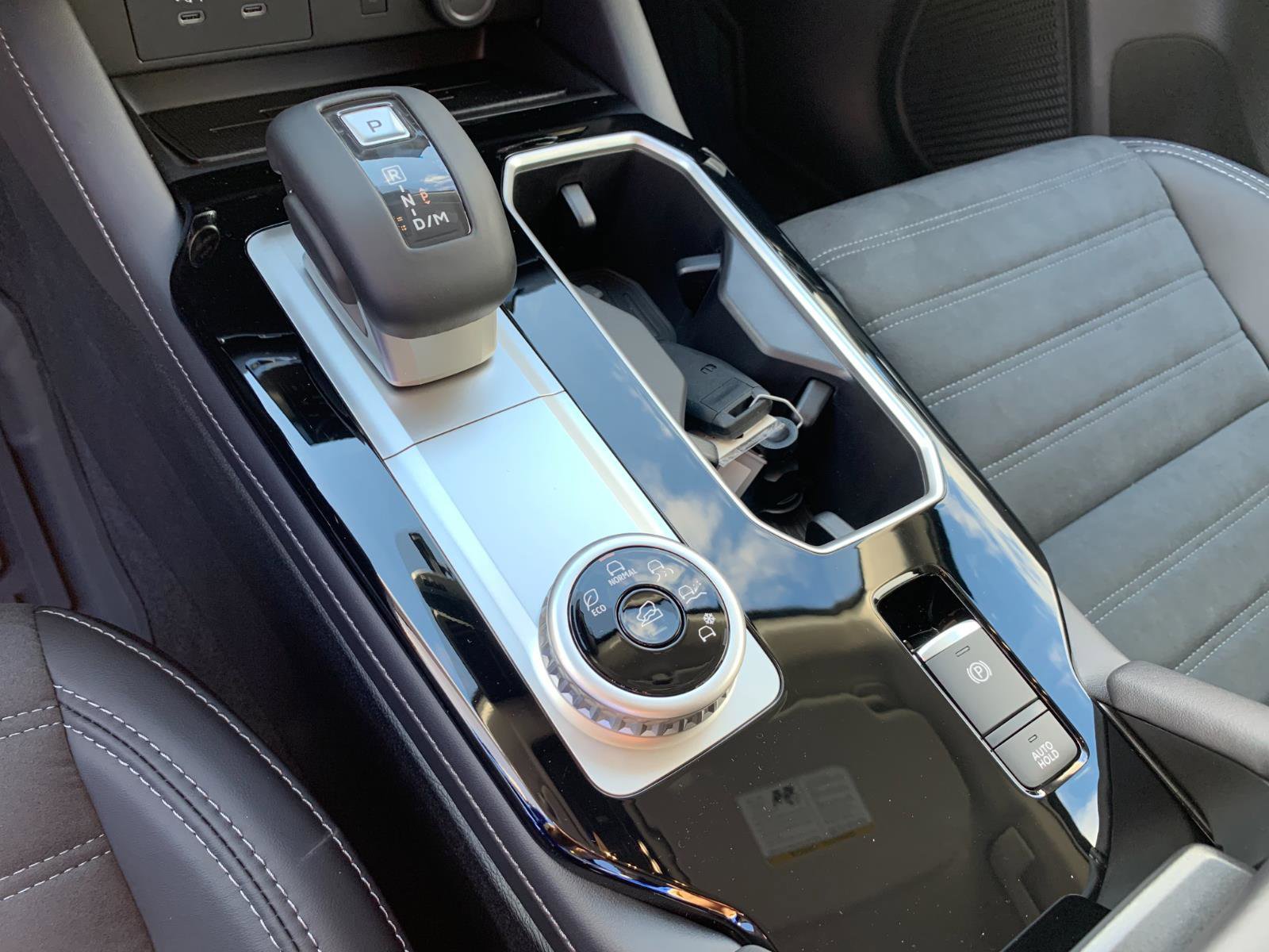 New 2025 Mitsubishi Outlander SE image 17