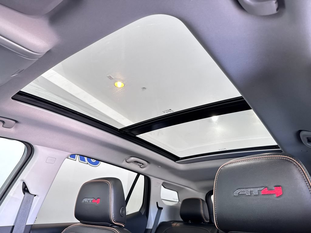 Certified 2024 GMC Terrain AT4 w/ Tech Package AWD/4WD image 18